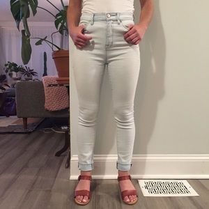 UO Twig High Rise Light Wash Jeans